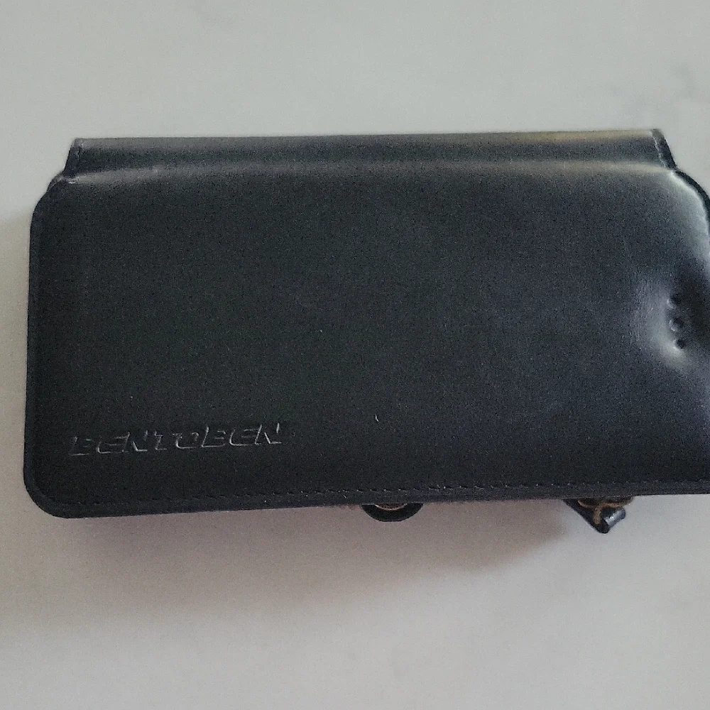 Bentoben Black Leather Wallet with Gold Zipper